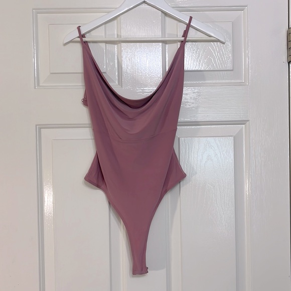 Scoop neck bodysuit Like New never worn - Picture 1 of 2